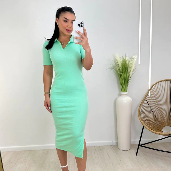 Vestido canelado de gola