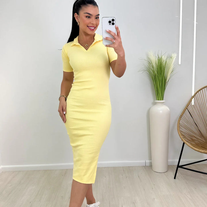 Vestido canelado de gola